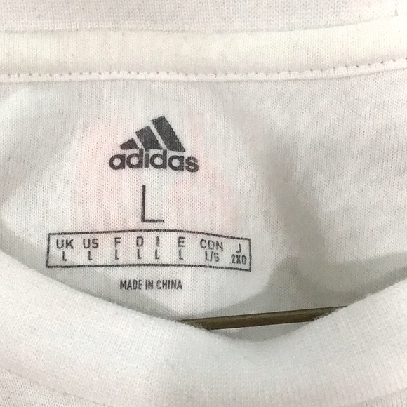 Adidas T-shirt size Large Tiger themed! 😻Juventus - Picture 5 of 7